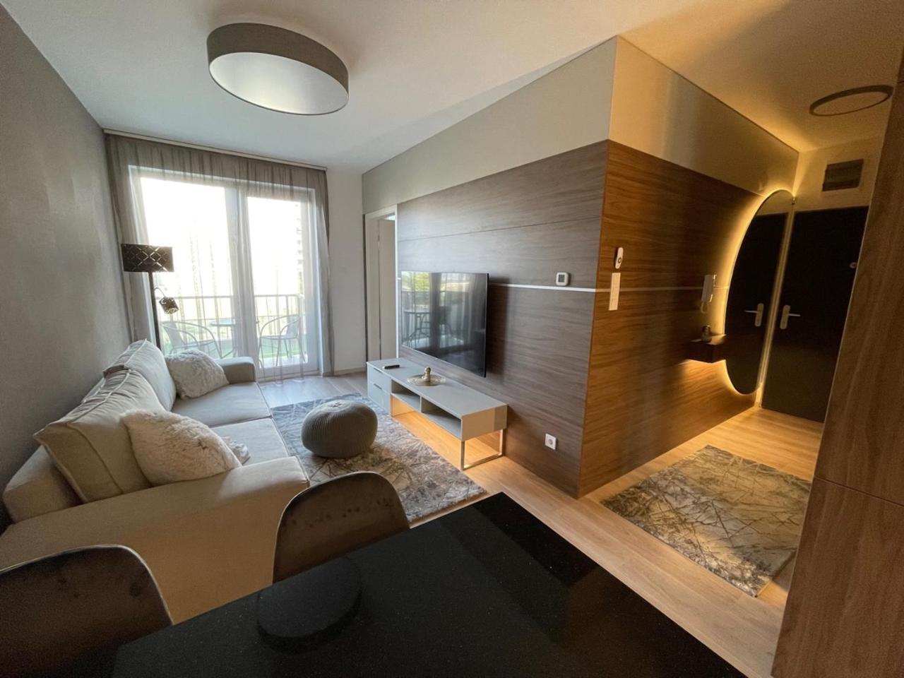 Apartman Karzo Lk 204 *